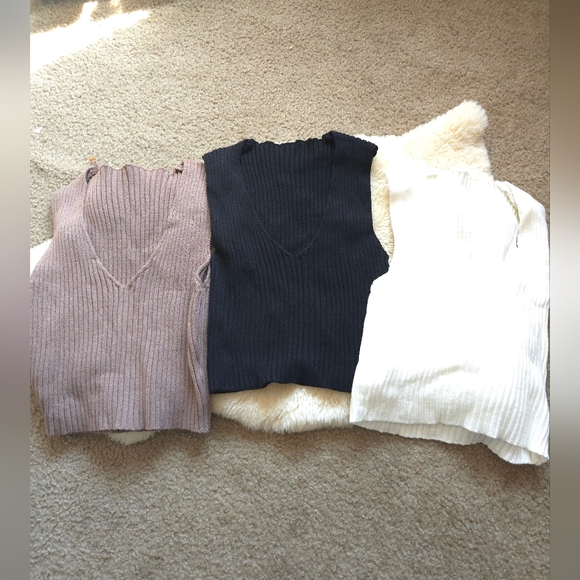 Nwot Cropped Sweater Vests 3 total size Medium - Picture 3 of 8